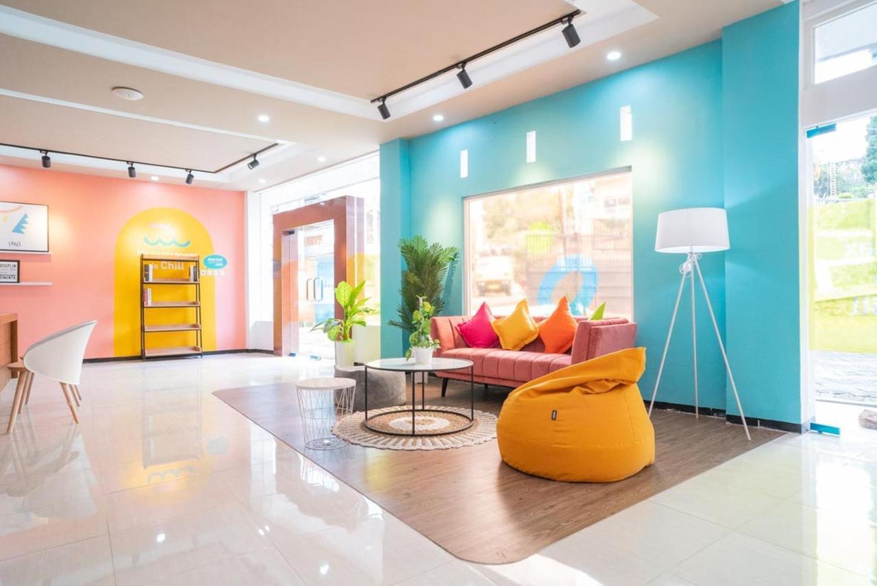 Sans Hotel Queen Batu Sumber Brantas Exterior foto