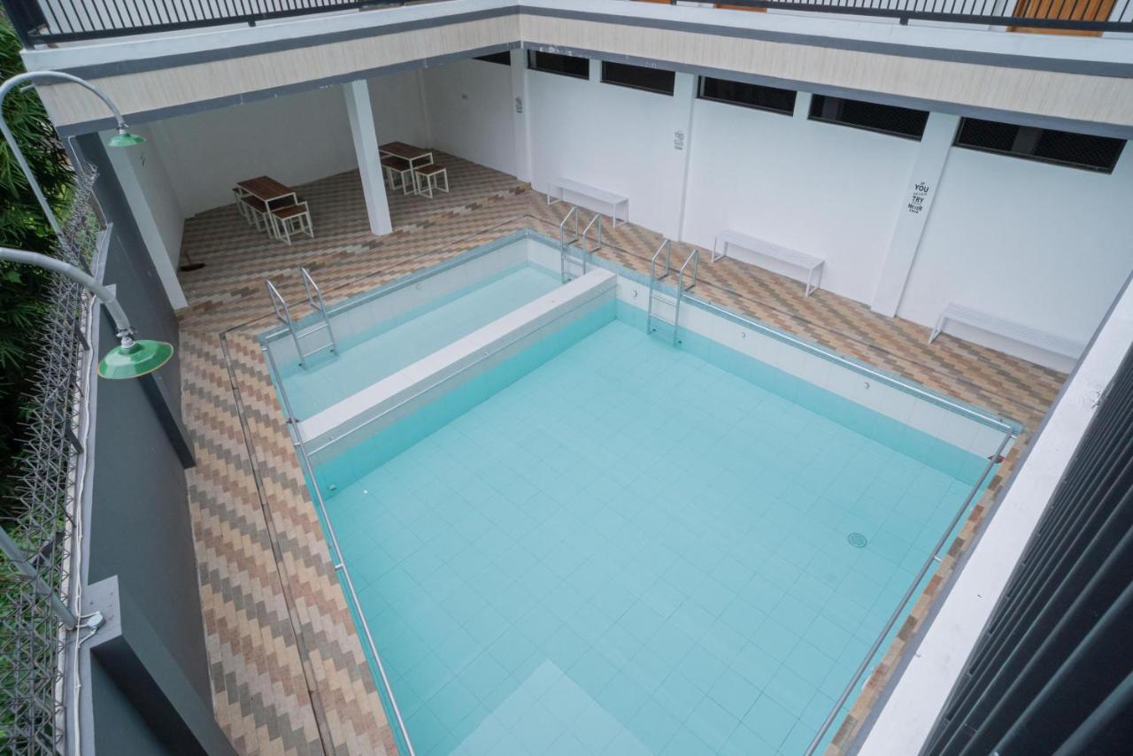 Sans Hotel Queen Batu Sumber Brantas Exterior foto