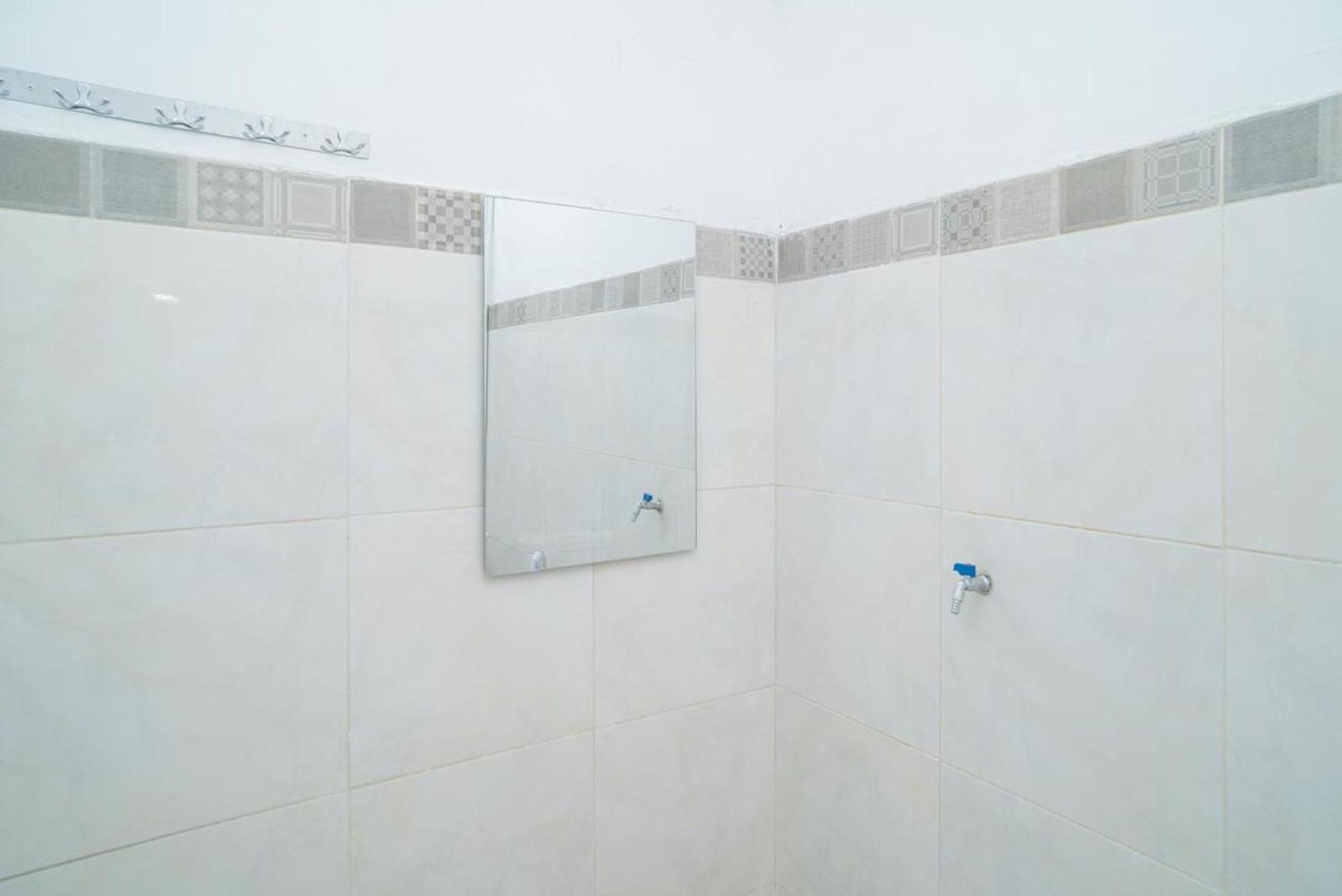 Sans Hotel Queen Batu Sumber Brantas Zimmer foto